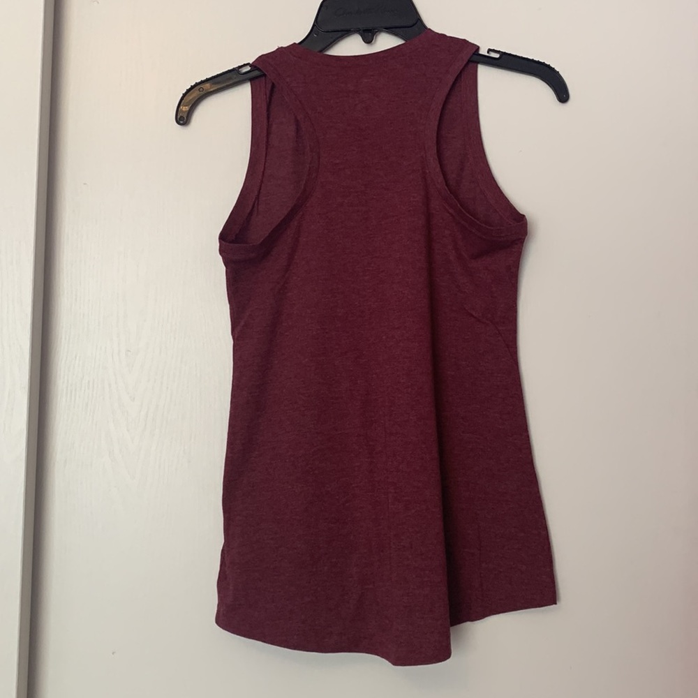 2 Reebok workout tank tops - Picture 5 of 10
